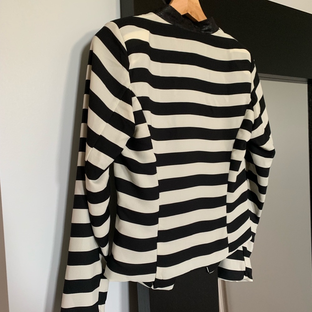 Lightweight Blazer - Picture 3 of 5